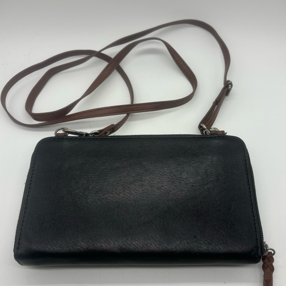 The Sak Iris Smartphone Black Leather Crossbody Bag Wallet W/ Brown Strap - Picture 1 of 7